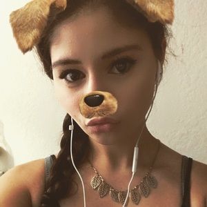 Meet your Posher, Elina